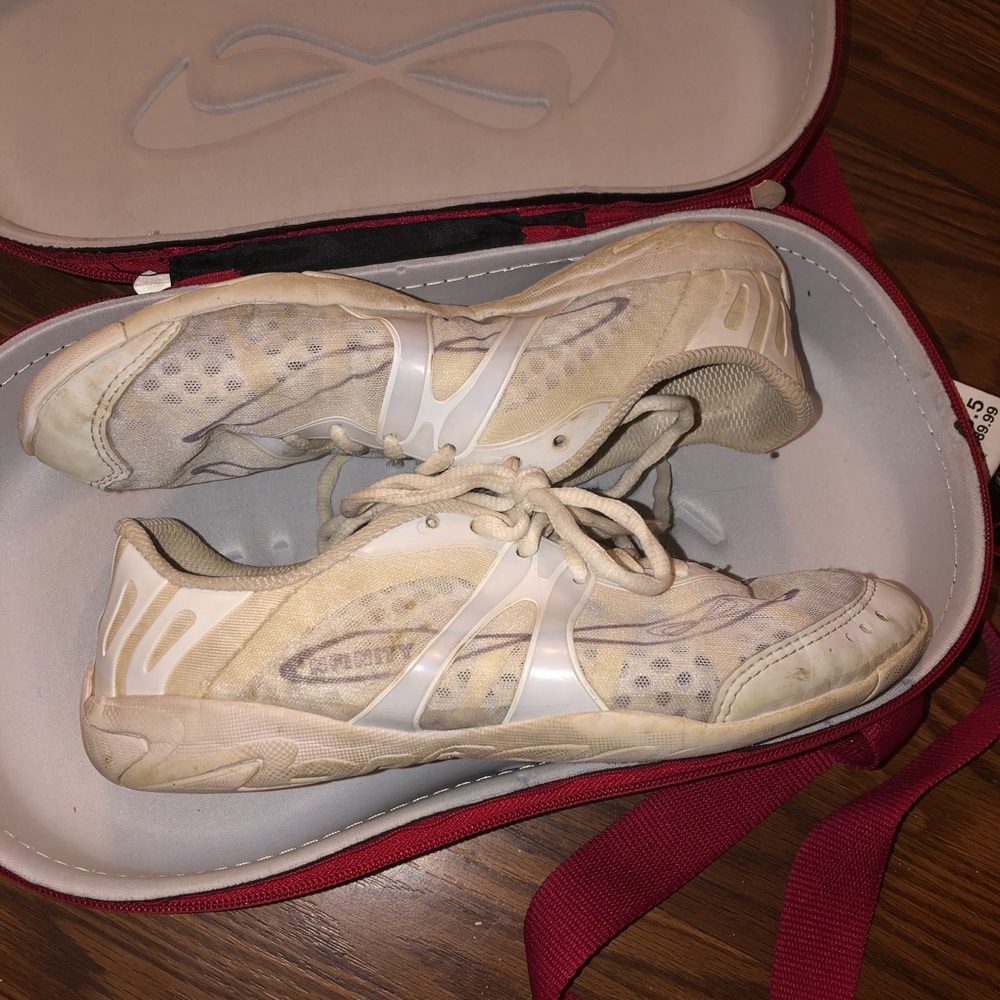 Nfinity vengeance cheer shoes